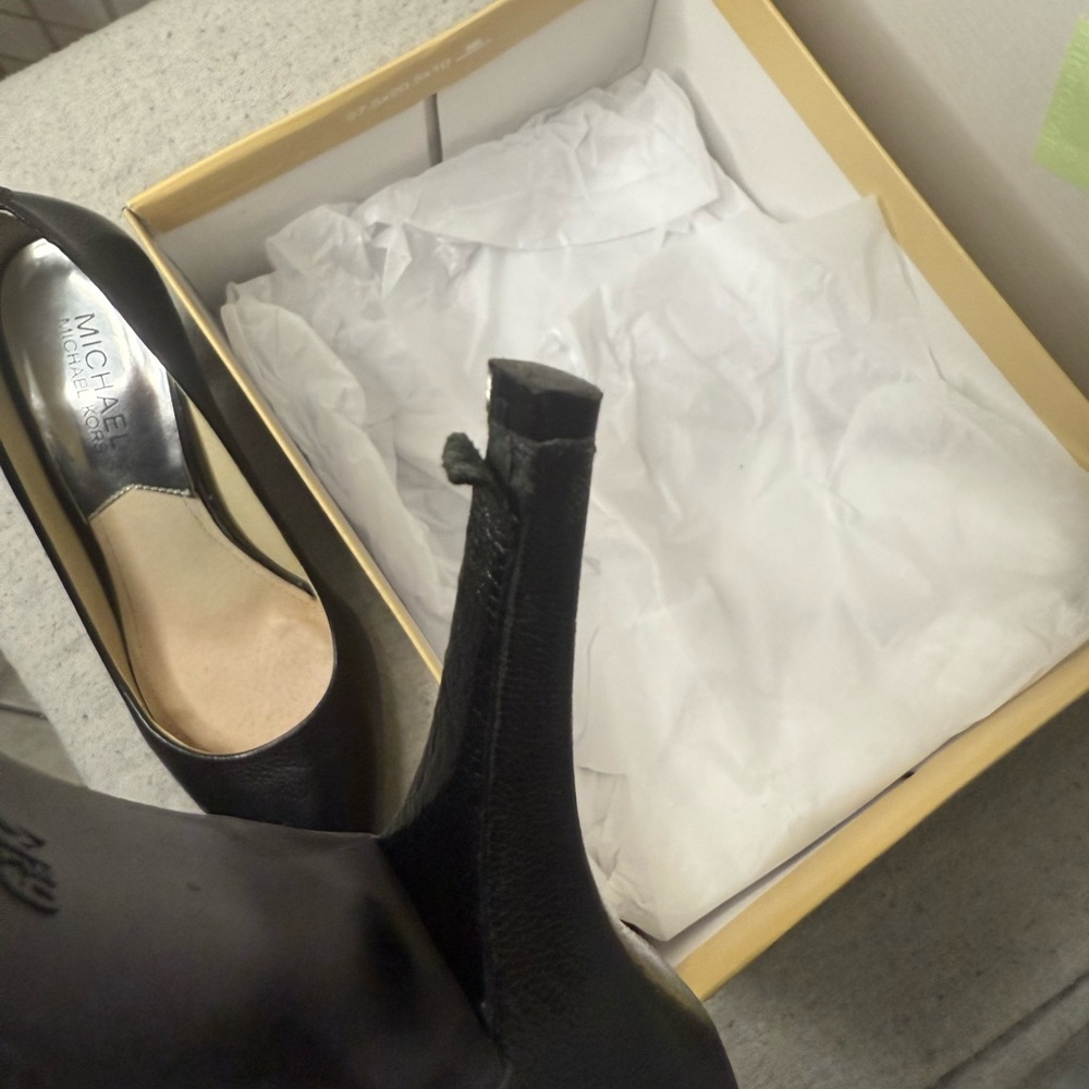 Michael Kors Black Women's Heels - Picture 6 of 8